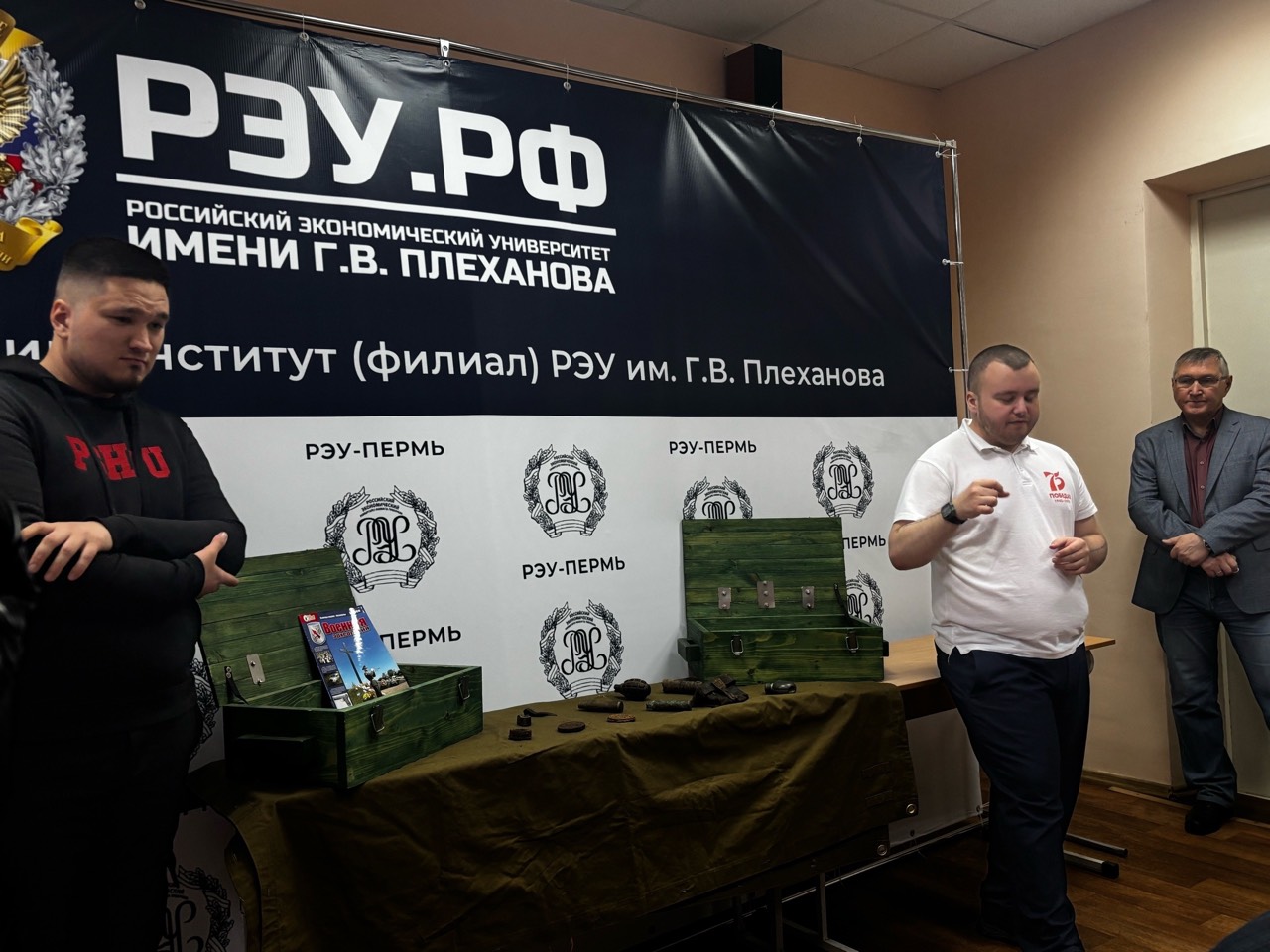 40bb7460-c0c9-4c78-8f26-37d1879f9453.jpg