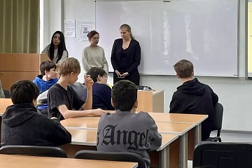 В Доме научной коллаборации состоялся мастер-класс по бумажному моделированию В Доме научной коллаборации состоялся мастер-класс по бумажному моделированию